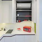 Modern White Moss Center *