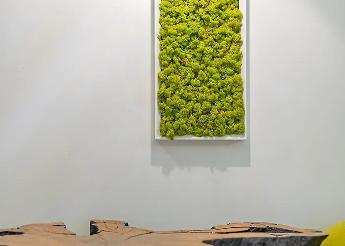 Modern White Moss Center