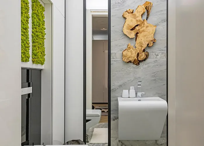 Modern White Moss Center *